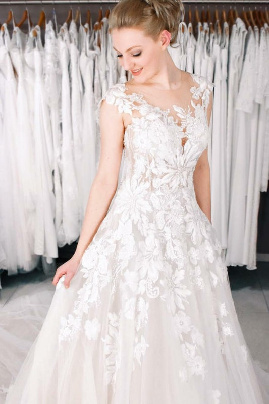 Elegant A-Line Pearl Tulle Wedding Dress with Bateau Neckline and Lace Appliques