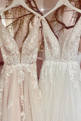 Elegant A-line V-neck Backless Lace Bridal Gown Featuring Tulle