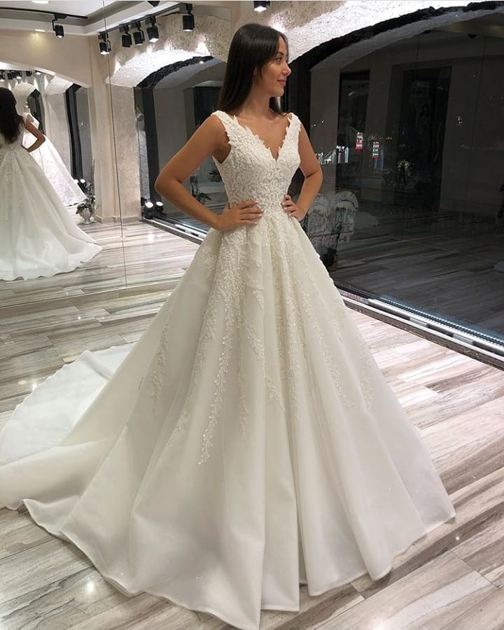 Long A-line V-neck Sleeveless Wedding Dress in Elegant Lace