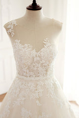 Long A-line Wedding Dress in Elegant Jewel Tulle with Lace Appliques