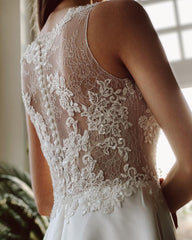 Elegant Pearl Mermaid Bateau Wedding Gown with Floor-length Lace and Sash Appliques