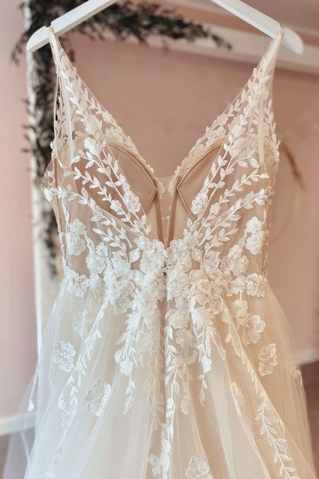 A-Line V-neck Elegant Wedding Dress in Tulle with Spaghetti Straps, Backless and Lace Appliques