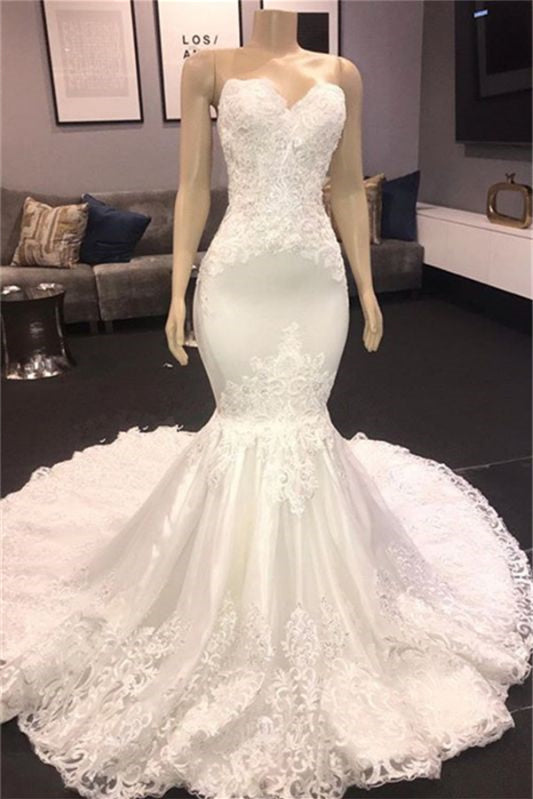 Sweetheart Mermaid Wedding Gown in Lace with Sleeveless Design