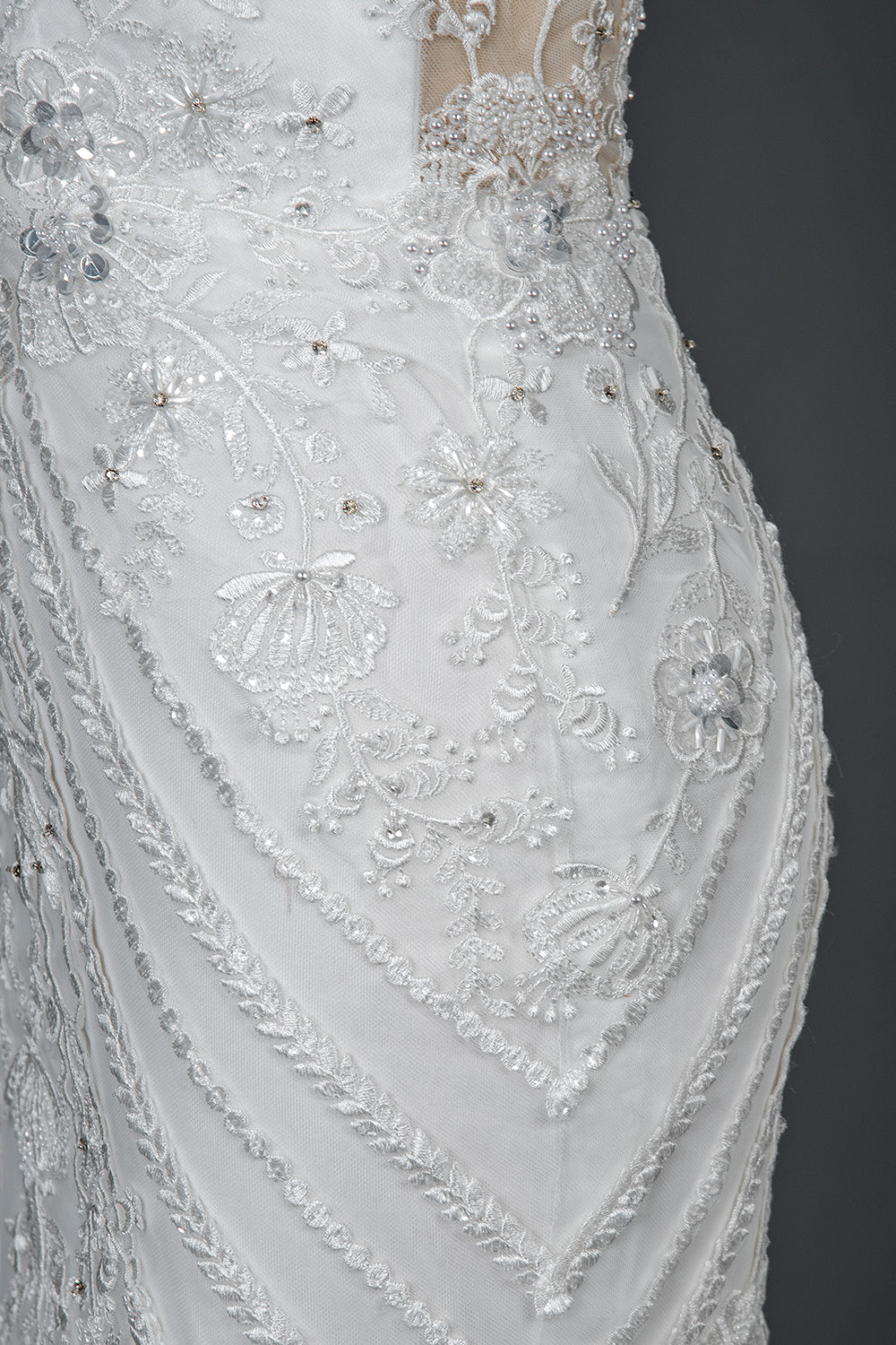 Elegant Mermaid Wedding Dress with Beaded Appliques and Scoop Jewel Neckline