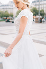Elegant White V-Neck Chiffon A-line Bridal Gown with Lace and Cap Sleeves