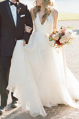 Sleeveless V-Neck Tulle Wedding Dress with Modern Design