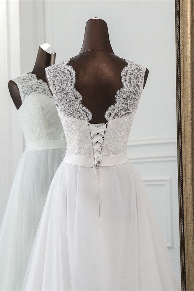 Long A-line Vintage Wedding Dress in Jewel Tulle with Lace Appliques