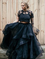 Elegant Two-Piece Wedding Gown with Tulle Lace Layers and Short Sleeves