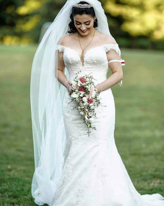 Elegant Off-The-Shoulder Mermaid Lace Gown for Weddings
