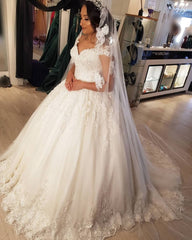 Long Off the Shoulder Vintage Princess Wedding Dresses With Lace
