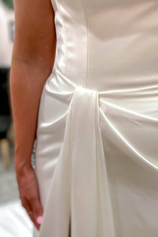 Elegant Sweetheart Satin Mermaid Backless Gown with Floor-length Split