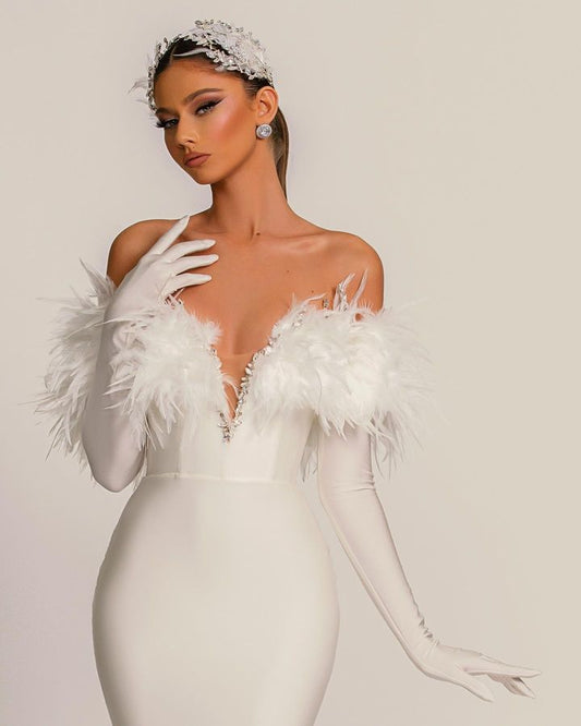 Chic White V-Neck Mermaid Prom Dresses Long Sleeves With Feather