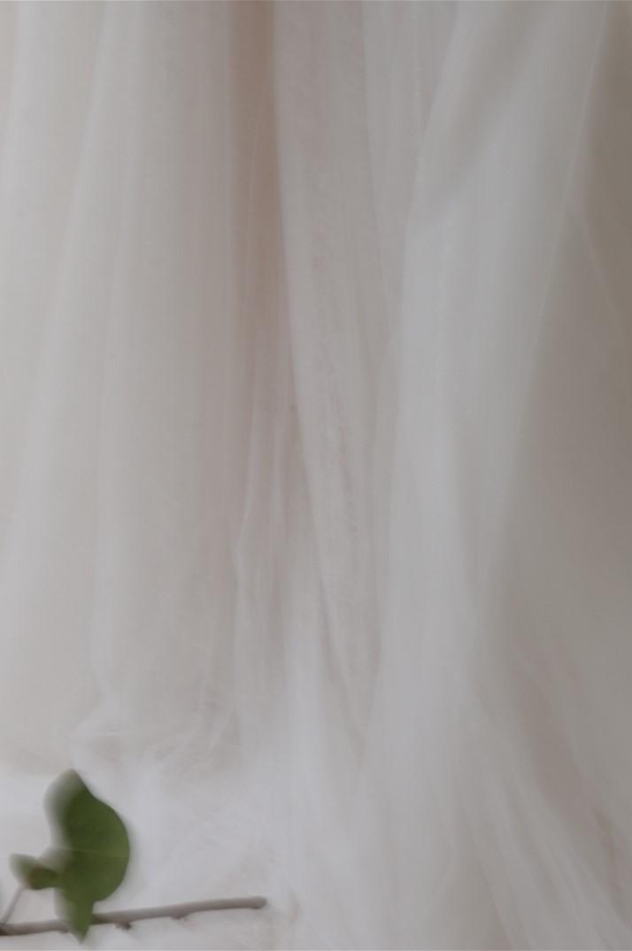 Sleeveless White A-Line Wedding Dress with Elegant Tulle, Spaghetti Straps, Sequins, and Lace