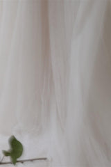 Sleeveless White A-Line Wedding Dress with Elegant Tulle, Spaghetti Straps, Sequins, and Lace