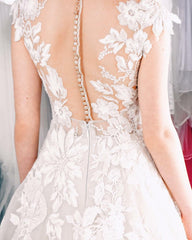 Elegant A-Line Pearl Tulle Wedding Dress with Bateau Neckline and Lace Appliques