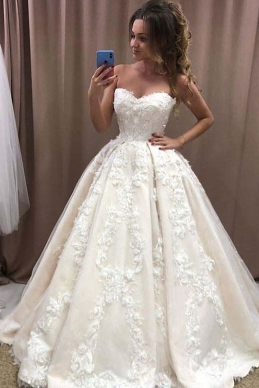 Sweetheart Long Wedding Dress with Floral Lace Appliques in Elegant Ball Gowns