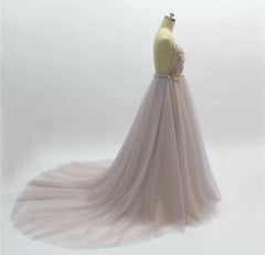 Elegant Backless Long V-neck A-line Wedding Dress in Floral Tulle