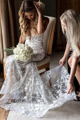 Elegant Mermaid Wedding Gown with Lace V-Neck and Spaghetti Straps