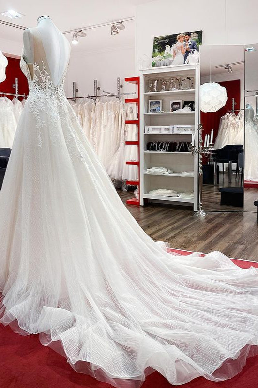 Elegant Sleeveless A-line Tulle Wedding Dress with Ruffles and Lace Appliques