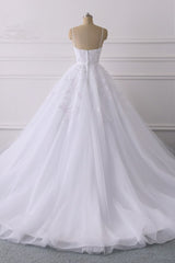 V-Neck Tulle Wedding Dress with Elegant Spaghetti-Straps and Lace Appliques