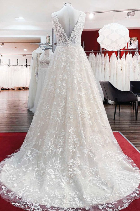 Elegant A-Line Lace Wedding Gowns with Open Back and Tulle Appliques