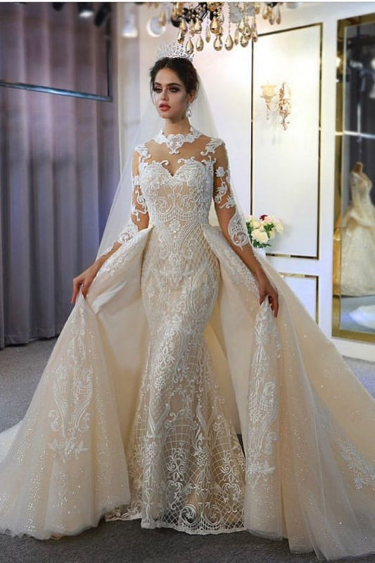 Elegant Sweetheart A-Line Wedding Gown with Long Sleeves and Lace Appliques