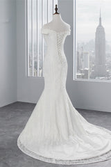 Elegant Floor-length Off-The-Shoulder Mermaid Bridal Gown With Lace