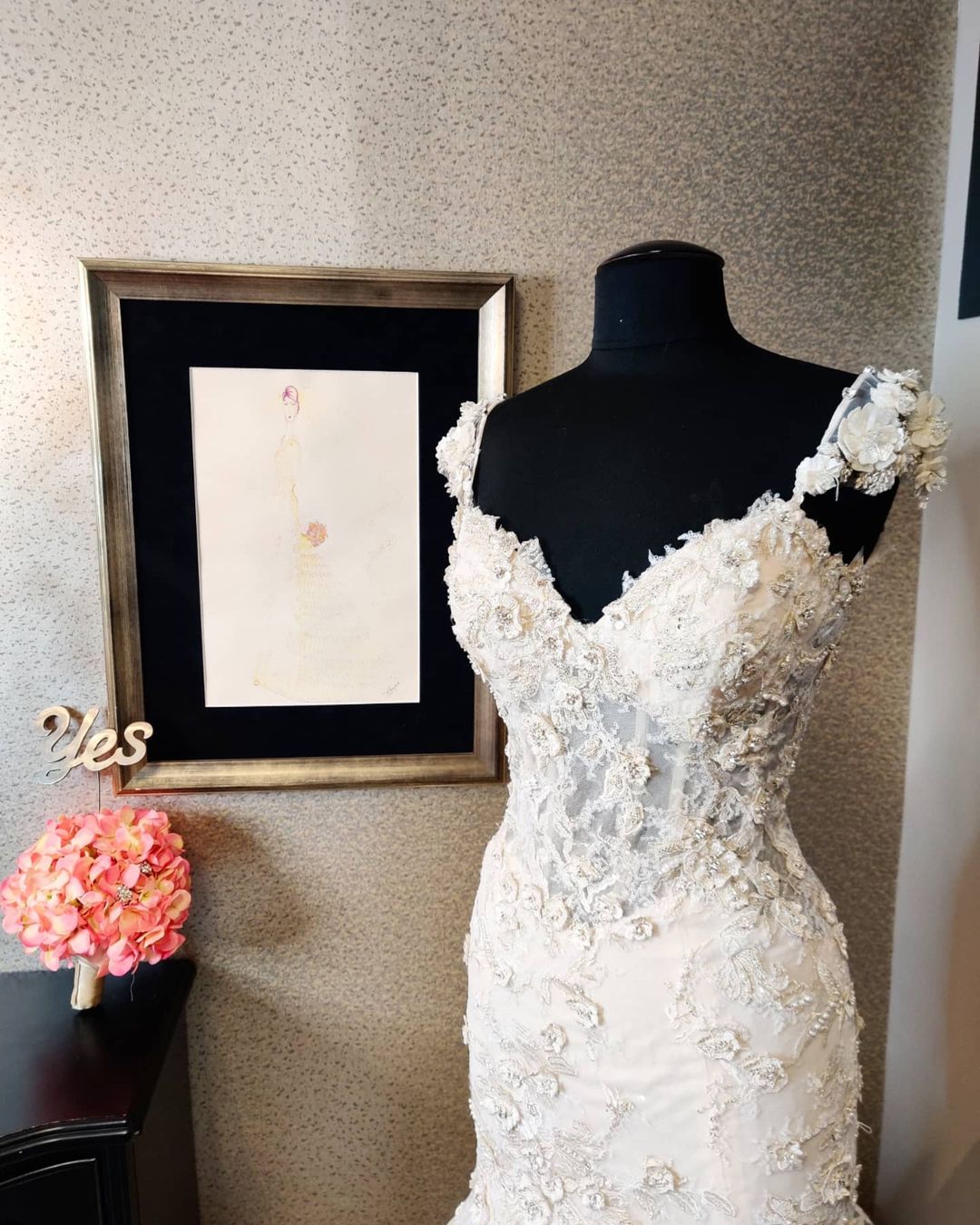 Sweetheart Mermaid Wedding Dress in Elegant Lace with Backless Design