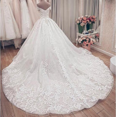 A-Line Off-The-Shoulder Wedding Dresses in Classic Lace