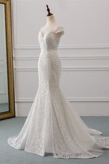 Elegant Sweetheart Mermaid Gown with Modern Lace and Cap-Sleeves