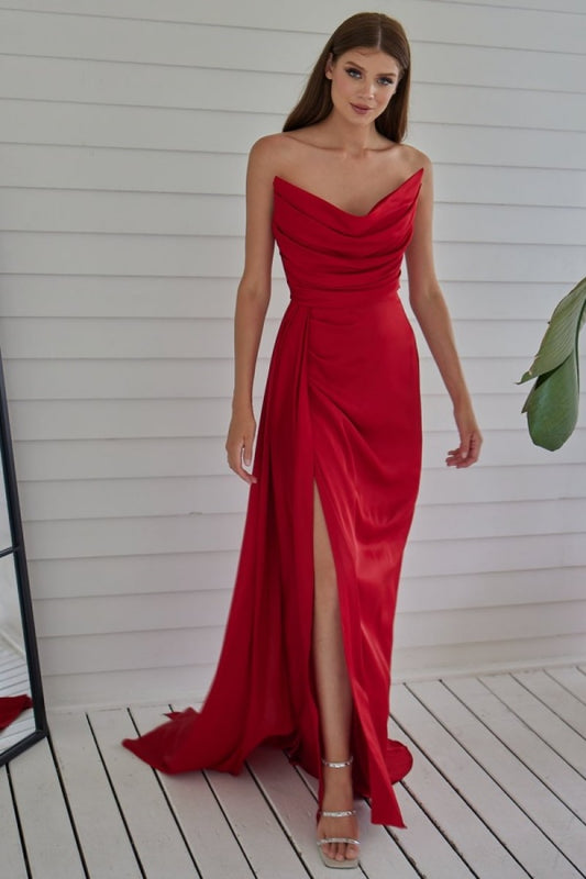 Chic Strapless Red Prom Dress Pleated Sleeveless Mermaid Dress