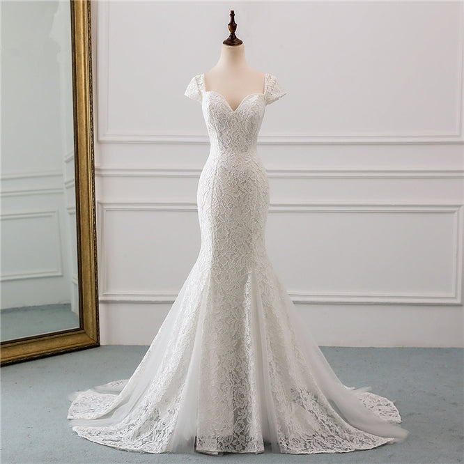 Elegant Sweetheart Mermaid Gown with Modern Lace and Cap-Sleeves