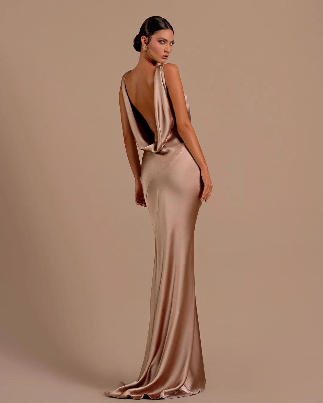 Champagne Deep V-neck Mermaid Prom Dress ¨C Slimming Long Evening Gown | Tuddos