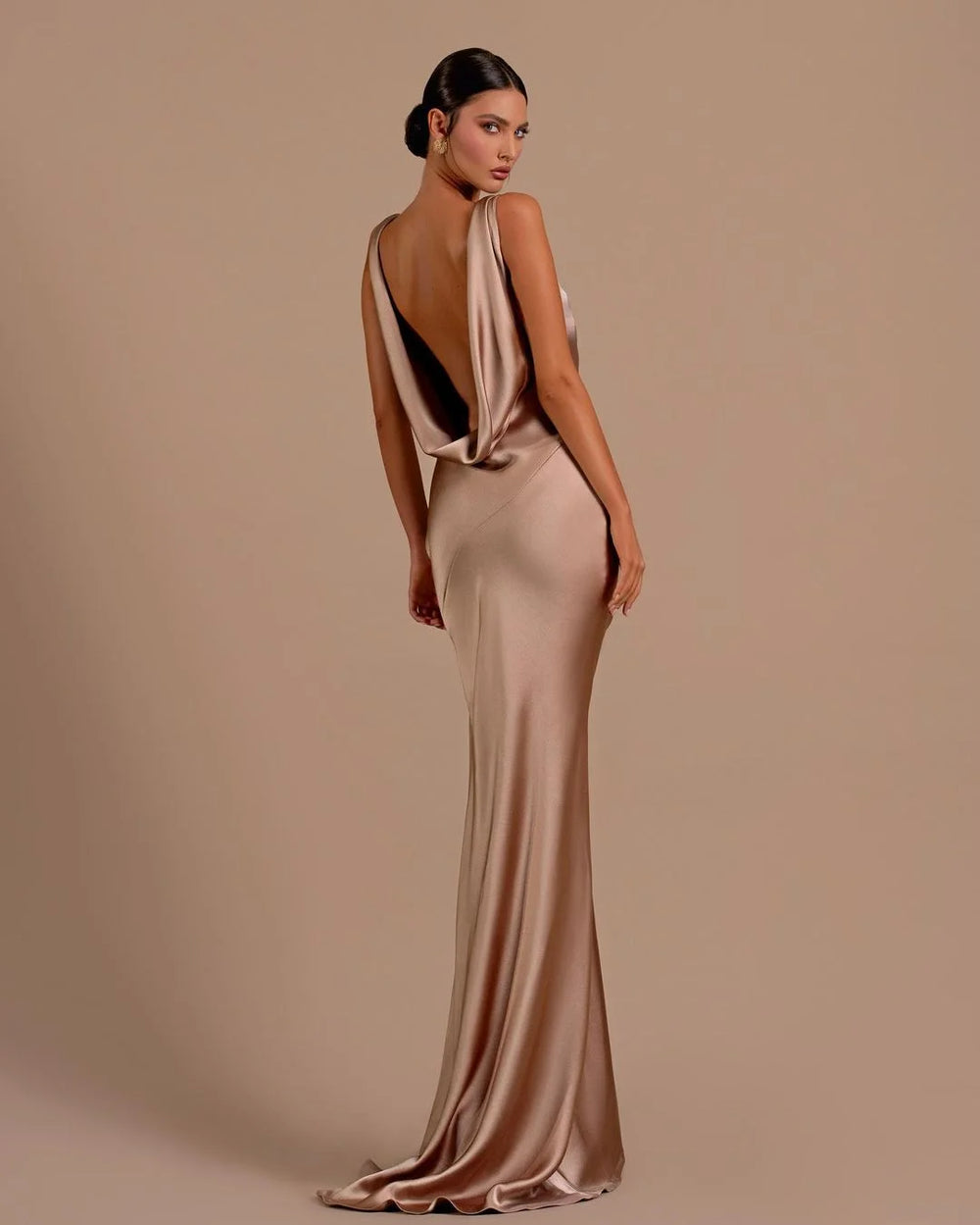 Champagne Deep V-neck Mermaid Prom Dress ¨C Slimming Long Evening Gown | Tuddos