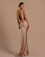 Champagne Deep V-neck Mermaid Prom Dress ¨C Slimming Long Evening Gown | Tuddos