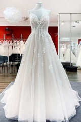 Elegant Princess V-neck Long Ruffled Wedding Gown with Spaghetti Straps and Lace Tulle