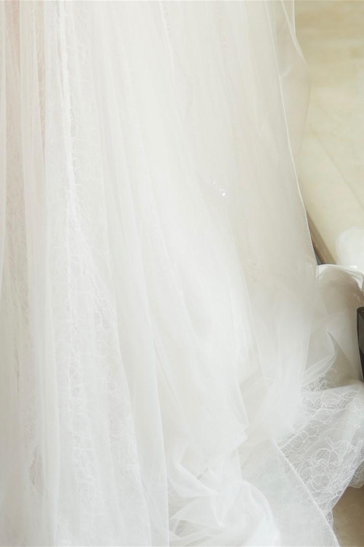 Sleeveless White A-Line Wedding Dress with Elegant Tulle, Spaghetti Straps, Sequins, and Lace