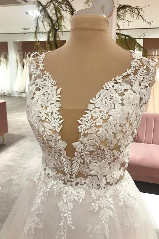 Sweetheart A-Line Wedding Dress with Appliques Lace in Floor-Length Tulle