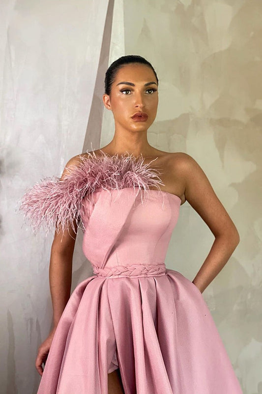 Modern Strapless Long Prom Dresses Front Slit Sleeveless With Feather
