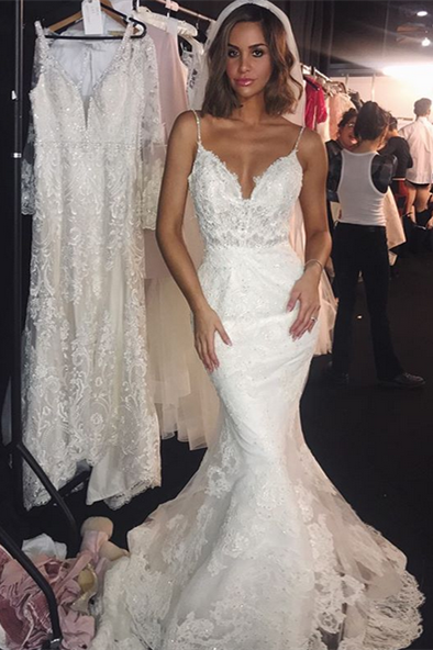 Lace Wedding Dress with Mermaid Silhouette and Spaghetti Straps, Adorned with Appliques