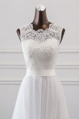 Long A-line Vintage Wedding Dress in Jewel Tulle with Lace Appliques
