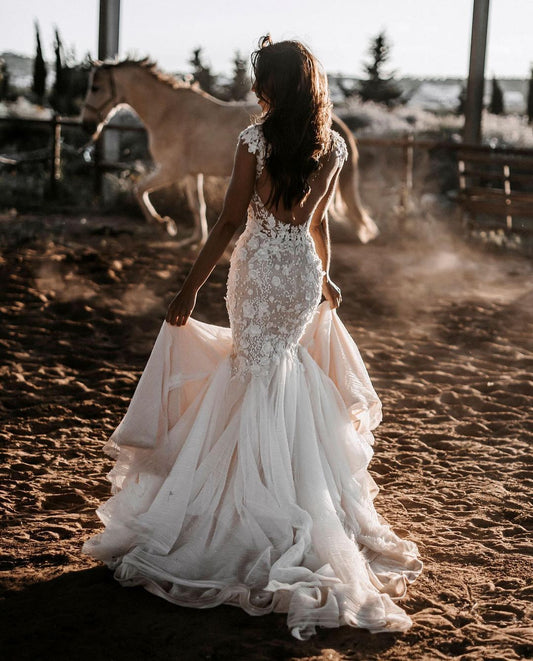 Elegant Backless Mermaid Tulle Gown with Lace for the Modern Sweetheart