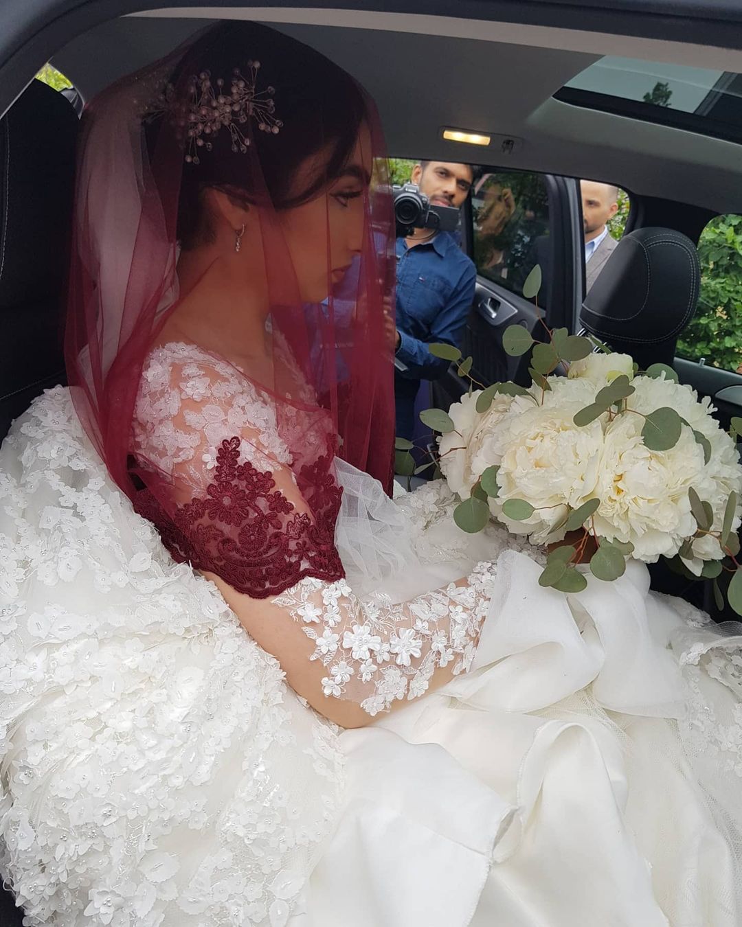 Elegant Princess Wedding Gown with Long Lace Sleeves