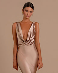 Champagne Deep V-neck Mermaid Prom Dress ¨C Slimming Long Evening Gown | Tuddos