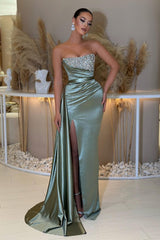 Chic Glamorous Green Sleeveless Prom Dress With High Slit |