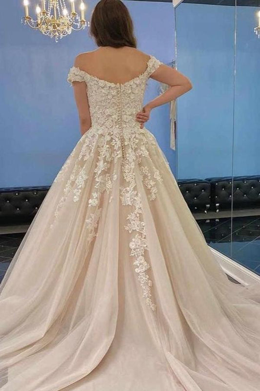 Long Off-the-Shoulder Vintage Wedding Dress in A-line With Tulle Lace