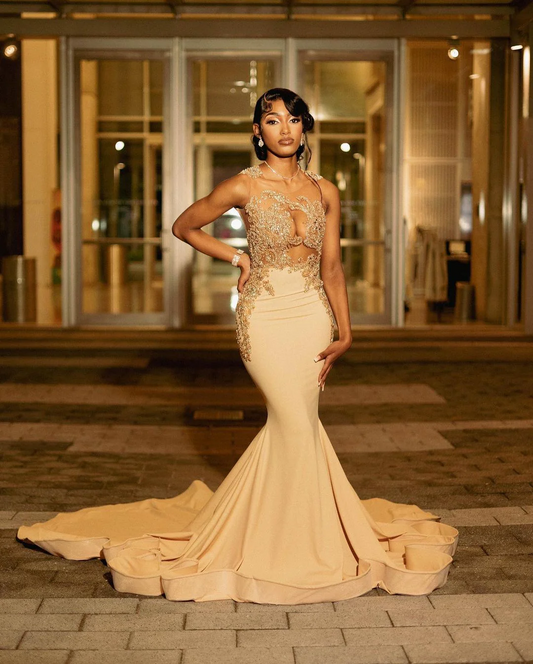 Elegant Champagne Sleeveless Mermaid Evening Dress with Appliques