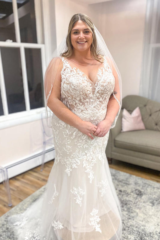 Mermaid V-neck Wedding Dress with Classic Spaghetti Straps and Appliques Lace Tulle