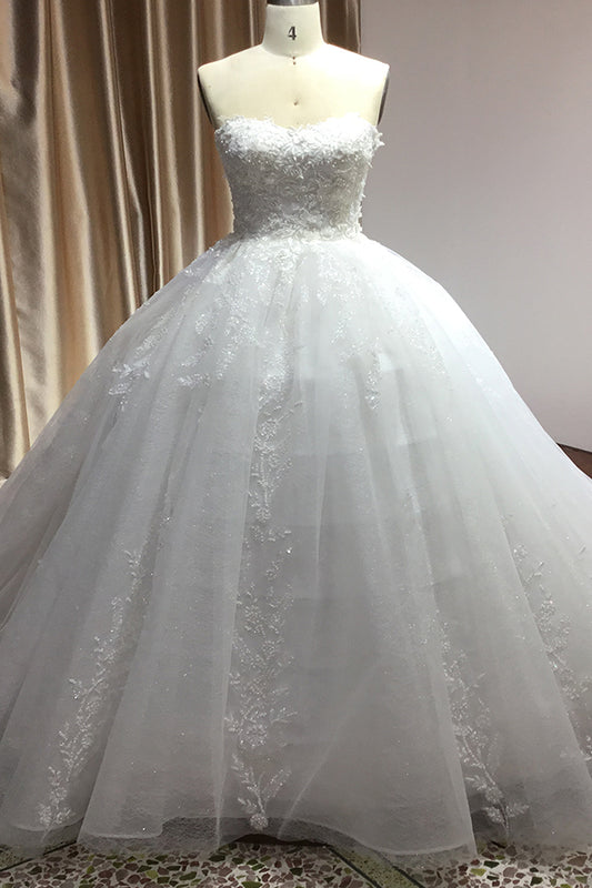 Sweetheart Ball Gown Wedding Dress with Appliques in an Off-Shoulder Style