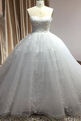 Sweetheart Ball Gown Wedding Dress with Appliques in an Off-Shoulder Style